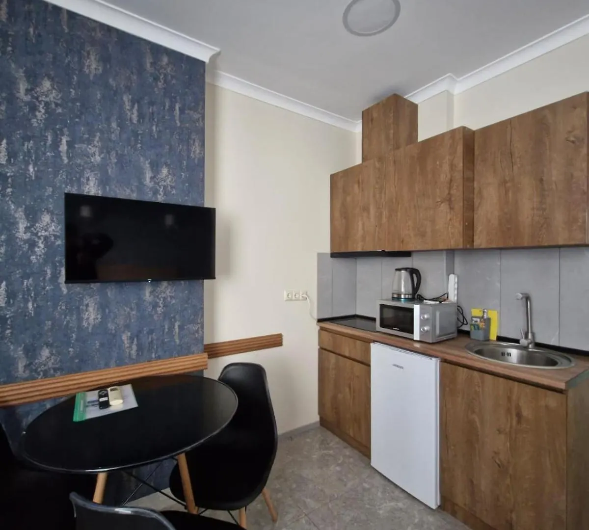 Liana Sea & Sky Suites Батуми 0*,  Грузия