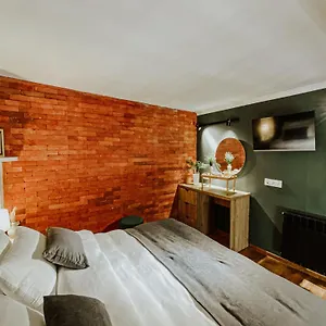 split-level-apartment-old-tbilisi.alltbilisihotels.com/